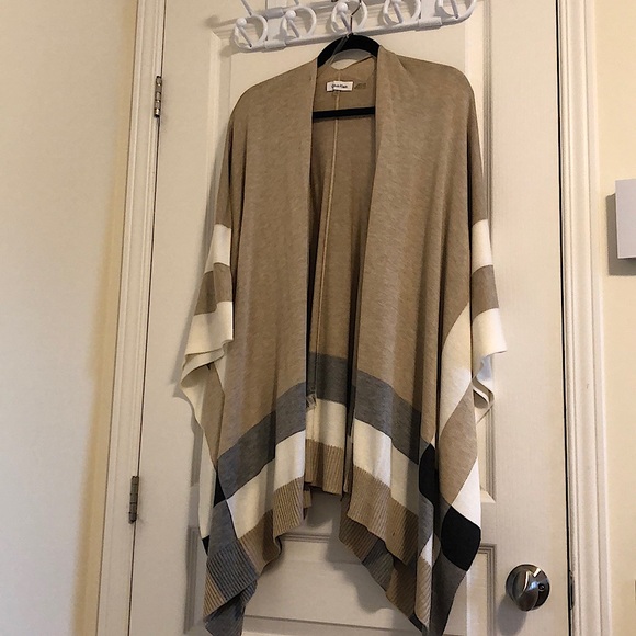 Calvin Klein Poncho - Picture 1 of 5